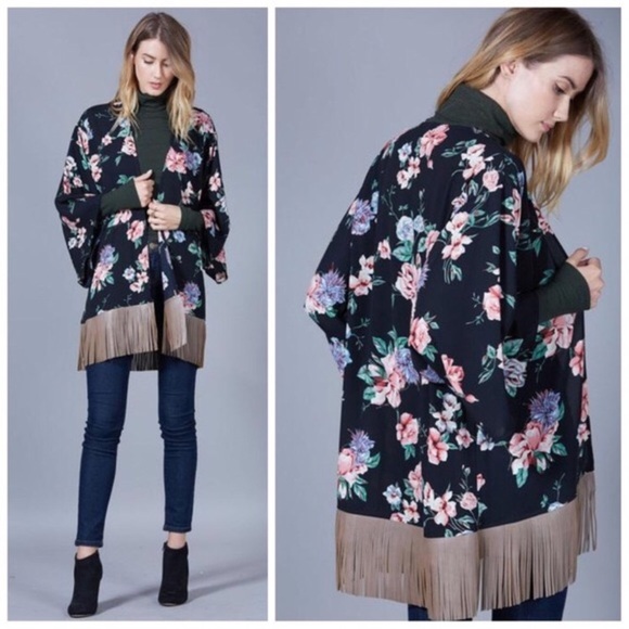 ✨NEW Boutique Floral Fringe Boho Kimono - Picture 4 of 5